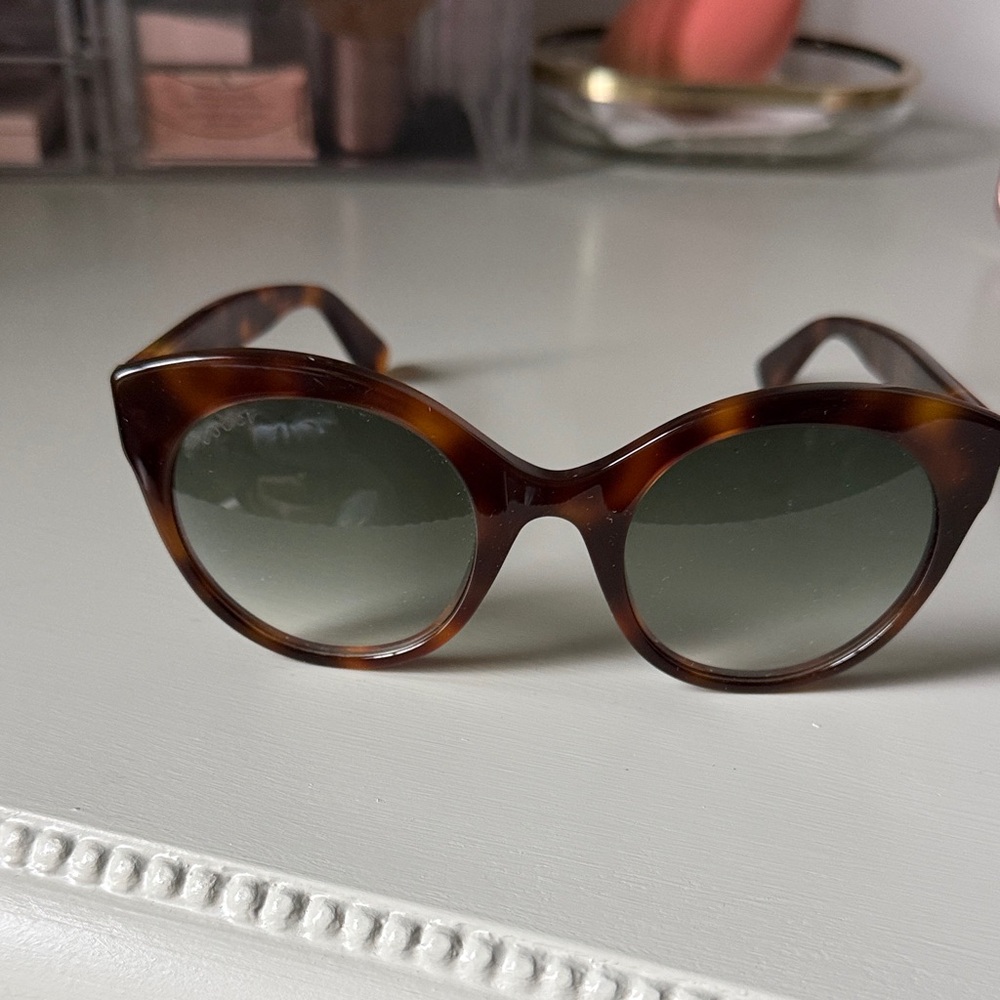 Gucci tortoise shell sunglasses